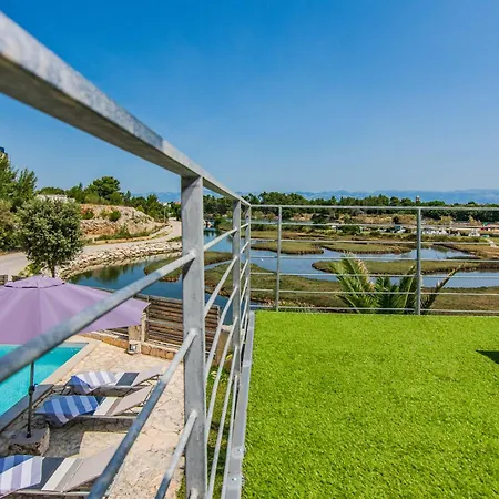 וילה Amazing Ele זאטון