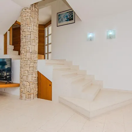 וילה Amazing Ele