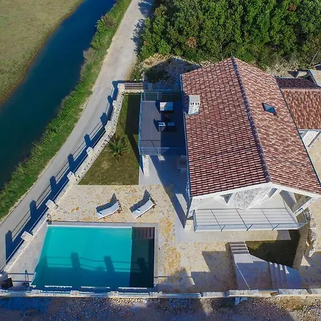 וילה Amazing Ele *