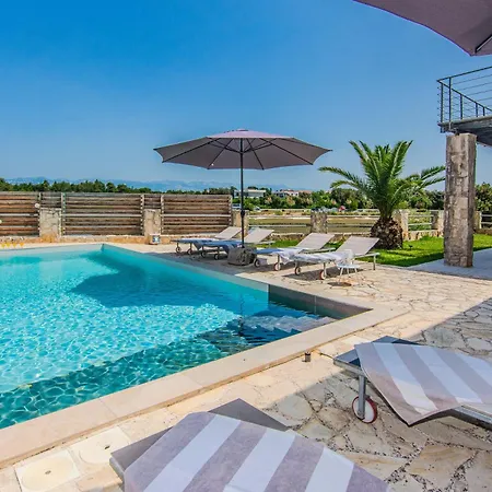 Villa Amazing Ele