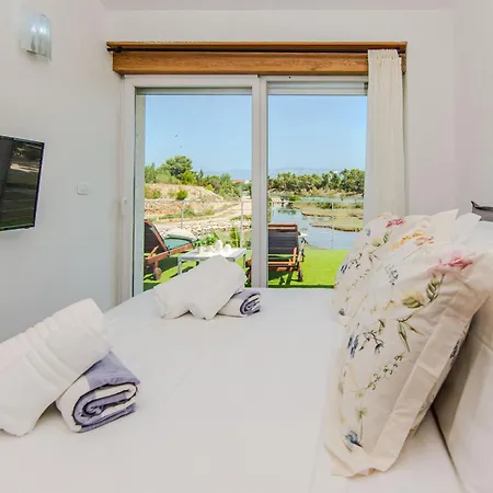 Amazing Ele Villa