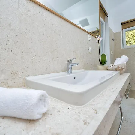 Amazing Ele Zaton (Zadar)